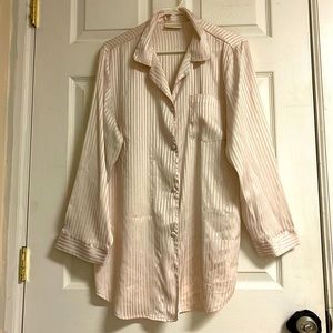 Jaclyn Smith button down pajama top